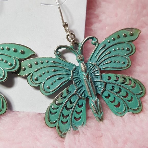 Earrings - Picture 4 of 6